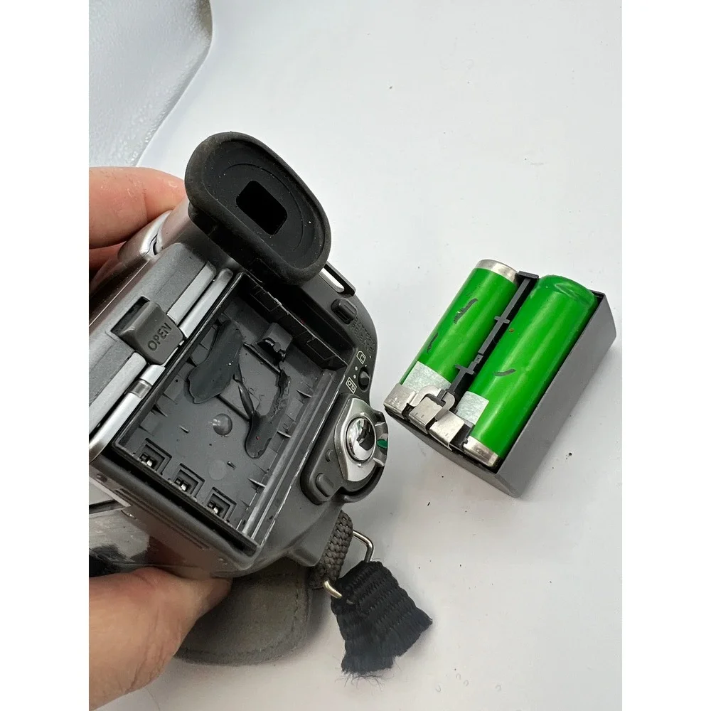 Canon Elura 65 Digital Video Camcorder FOR PARTS